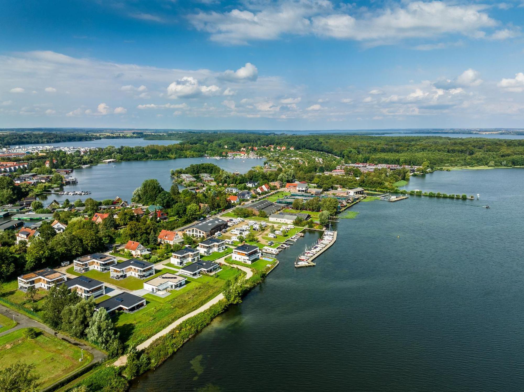 Hangar 19 Luxusbungalow Am See H8 Schwerin  Exteriér fotografie